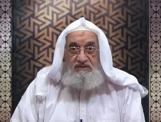 بعد شائعات عن وفاته.. زعيم “القاعدة” أيمن الظواهري يظهر في فيديو جديد