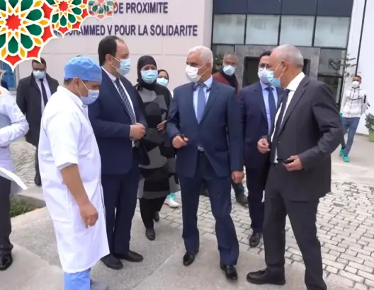 أيت الطالب يعود لمراقبة مركز صحي بطنجة بعد معالجة “اختلالاته” وممرض يفجر “مفاجأة” (فيديو)