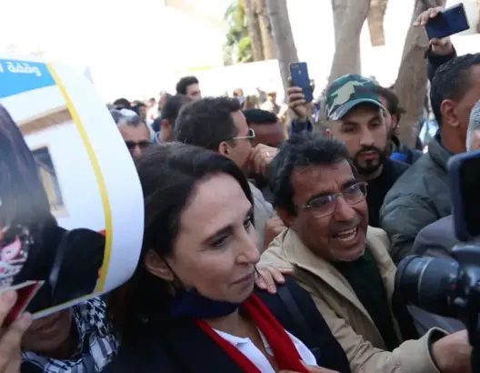 تصدع بحزب “الشمعة” في مراكش .. والحزب يصف المنشقين بـ”أصحاب الشطحات السياسية”   