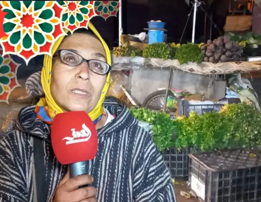“سيدة مقدة”.. سميرة من أزمور أم لأيتام تمتهن بيع الخضر لكسب قوت يومها (فيديو)
