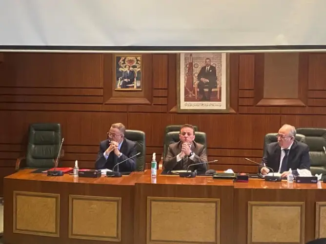تفاصيل اجتماع عبد الجليل ولقجع بمهنيي النقل بحضور الأبناك وشركات التأمين