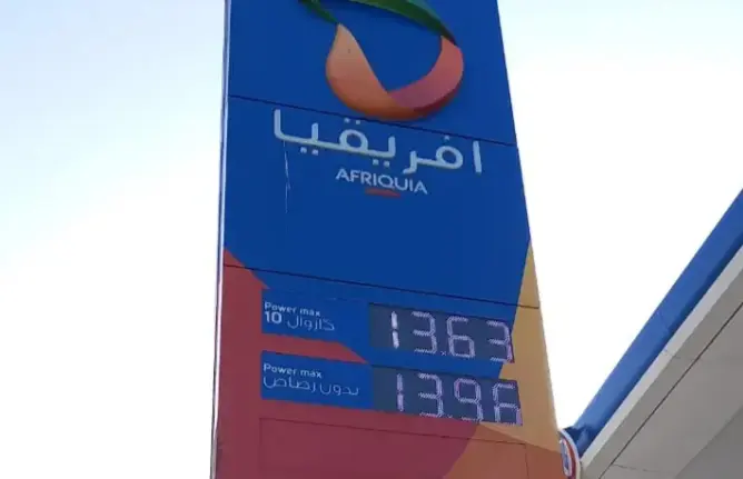 تخفيضات طفيفة في أسعار المحروقات ببعض الشركات وأخرى تتمسك بالسعر المرتفع