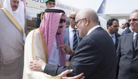 بنكيران يستقبل ملك السعودية بطنجة سنة 2015