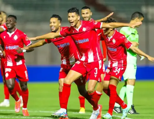 مستفيدا من هزيمة الرجاء بميدانه.. الوداد يقترب من اللقب بفوز قاتل من قلب بركان
