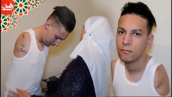 أيوب.. شاب وُلد بدون يدين ووالدته تناشد المحسنين مساعدتها على إعالته وتأمين مستقبله (فيديو)