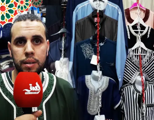 طوابير من الزبناء أمام المحلات.. إقبال كبير على شراء الملابس التقليدية بتطوان قبيل عيد الفطر (فيديو)