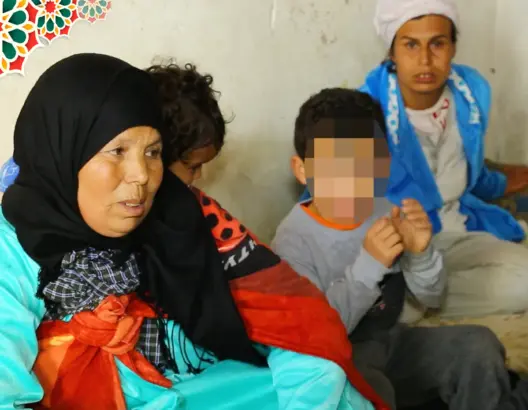 أرملة بسيدي علال البحراوي تعيش حالة مزرية رفقة أطفالها وأحفادها تناشد المحسنين (فيديو)