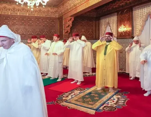 الملك محمد السادس يؤدي صلاة عيد الفطر بحضور محدود