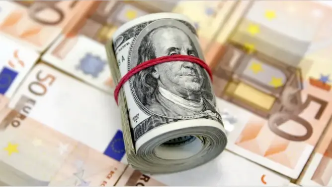 يهيمن أم ينكمش؟.. مستقبل الدولار الأمريكي في الاقتصاد العالمي يقسم الخبراء