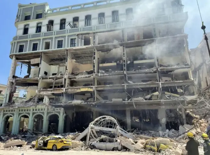 31 قتيلا في انفجار عرضي يهز فندقا بكوبا