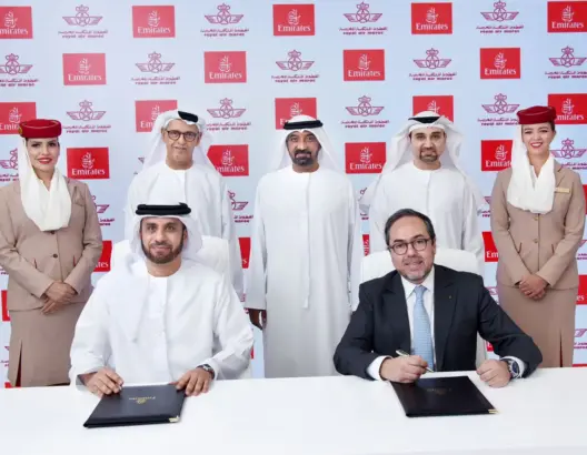 الخطوط الملكية المغربية وطيران الإماراتية يوقعان شراكة بالرمز