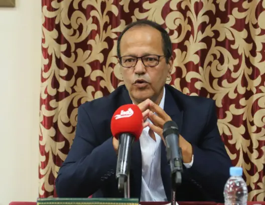 أغماني يدعو لمراجعة مدونة الشغل وينتقد التمييز بين القطاعين العام والخاص (فيديو)