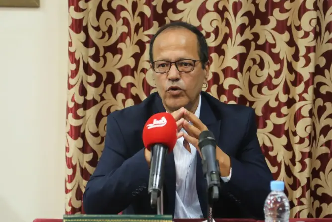أغماني يدعو لمراجعة مدونة الشغل وينتقد التمييز بين القطاعين العام والخاص (فيديو)