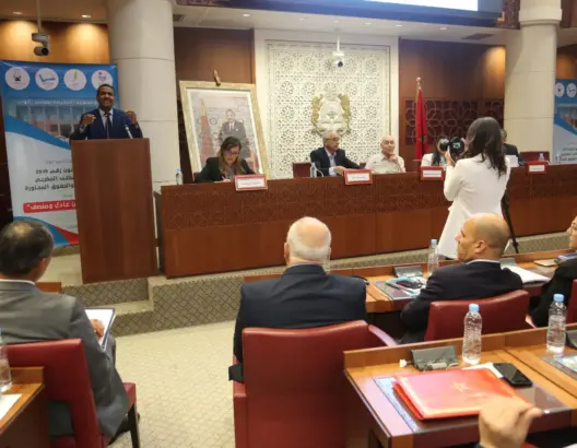 فرق المعارضة تستدعي فنانين ومؤلفين للبرلمان وتنشد قانونا “عادلا ومنصفا” يضمن حقوقهم (فيديو)