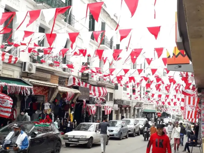 تطوان تتزين بالأحمر والأبيض قبيل نهائي “العرش”.. والآلاف يستعدون لتنقل تاريخي لأكادير (فيديو وصور)