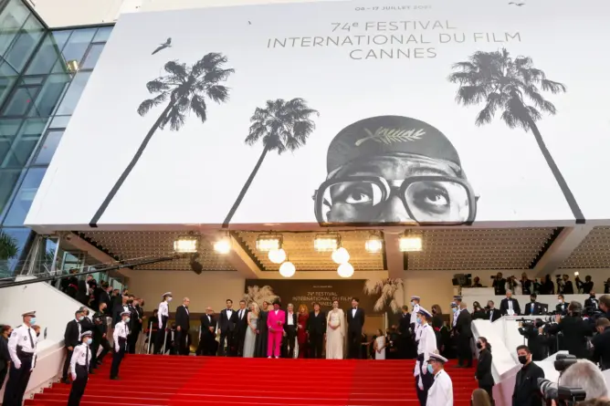 بعد أن حاصره كوفيد .. مهرجان كان السينمائي في فرنسا يستعيد نشاطه الطبيعي