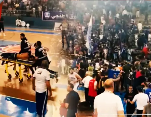 لحظة نقل المصابين بعد انهيار مدرج ملعب لكرة السلة بطنجة (فيديو)