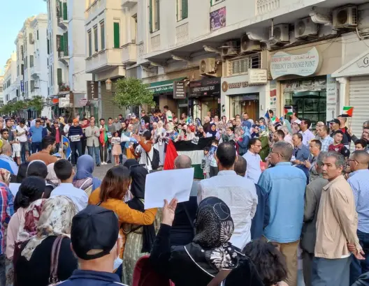 متظاهرون بتطوان ينددون باغتيال شيرين أبو عاقلة ويطالبون بـ”إسقاط التطبيع” (صور)