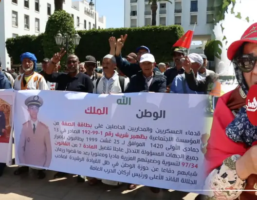 يخوضون اعتصاما مفتوحا أمام البرلمان.. قدماء المحاربين ينددون بالتهميش ويطالبون بإصلاح تقاعدهم