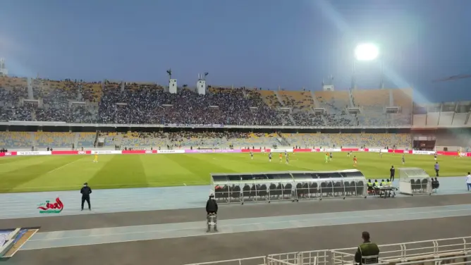 اعتقال 19 مشجعا عقب أحداث الشغب بطنجة.. ومصدر طبي ينفي سقوط قتلى