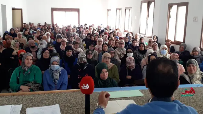 عمال سبتة ومليلية القانونيين ينددون بفرض التأشيرة عليهم ويهددون بالتظاهر على الحدود