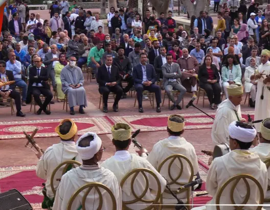 أخنوش يتفاعل مع سمفونية أمازيغية في حفل افتتاح حديقة بأكادير(فيديو)