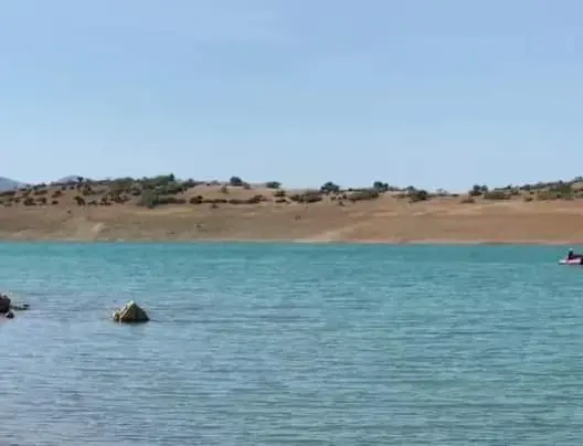 بعد 4 أيام من البحث.. فرقة “الضفادع البشرية” تنتشل جثة شاب غرق بسد الوحدة