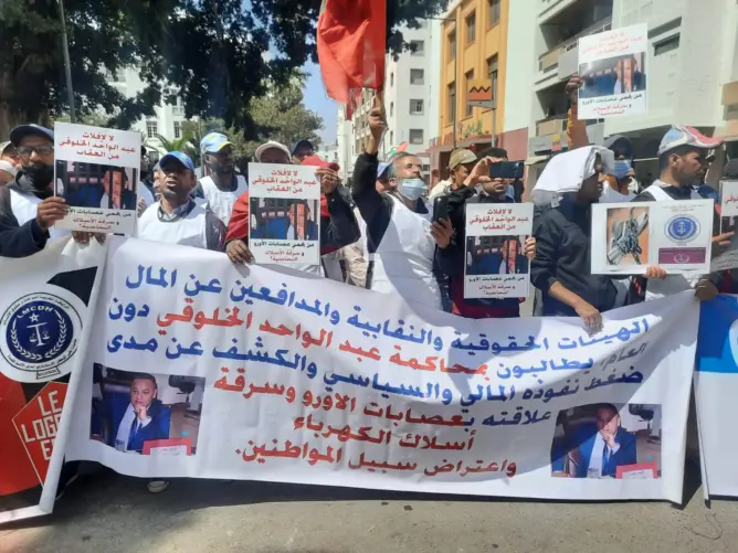 ضمنهم رئيس المجلس الإقليمي لسيدي سليمان.. القضاء يمنح البراءة لـ”عصابة الأورو”