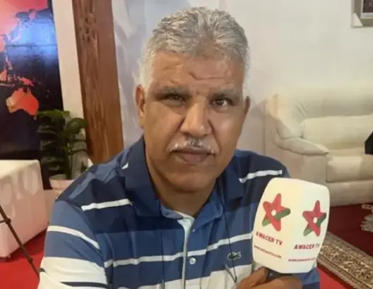 صاحب “ريحة الدوار” عاطر يحدث “فوضى” في معرض الكتاب