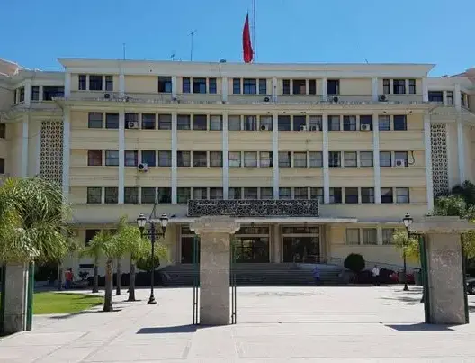 مصدر ولائي ينفي الزيادة في تسعيرة سيارات الأجرة بطنجة