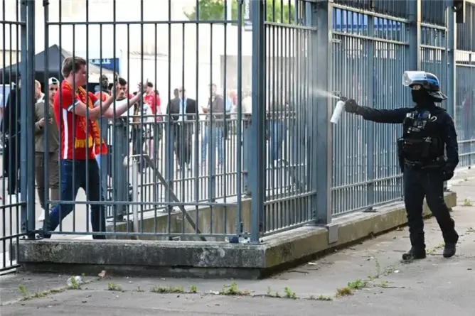 تقرير حكومي: فوضى نهائي دوري أبطال أوروبا ألحقت “ضررا جسيما” بصورة فرنسا