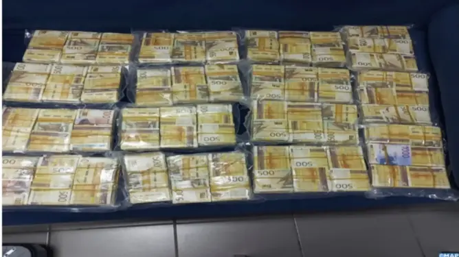 الجمارك تحبط تهريب أكثر من 550 ألف درهم من العملة الصعبة بميناء طنجة المتوسط