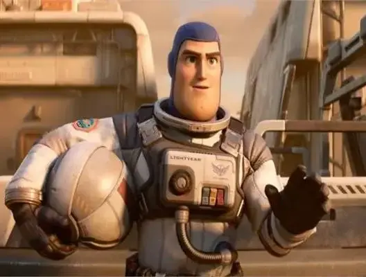 بسبب مشاهد مثلية.. فيلم “لايتيير” يمنع في 15 دولة من بينها الصين