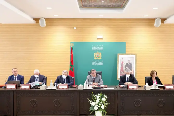 تعميم الحماية الاجتماعية يجمع أخنوش برؤساء غرف الفلاحة والصناعة التقليدية
