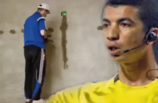 خاص.. الحكم اليعقوبي يكشف لـ”العمق” حقيقة عمله في البناء لتوفير قوته اليومي