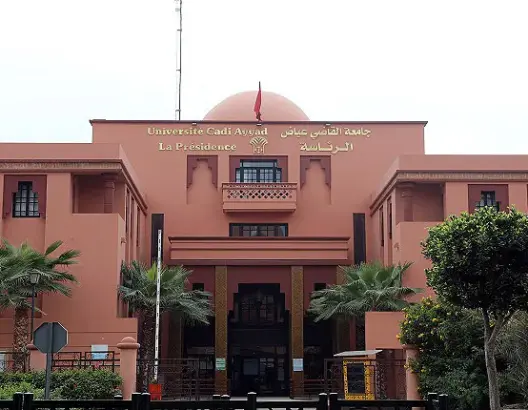 القضاء الإداري يُلزم جامعة القاضي عياض بتعويض طالبة بـ25 مليون