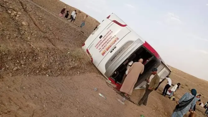 إصابات خطيرة إثر اصطدام حافلة لنقل المسافرين بسيارة خفيفة نواحي ورزازات (صور)  