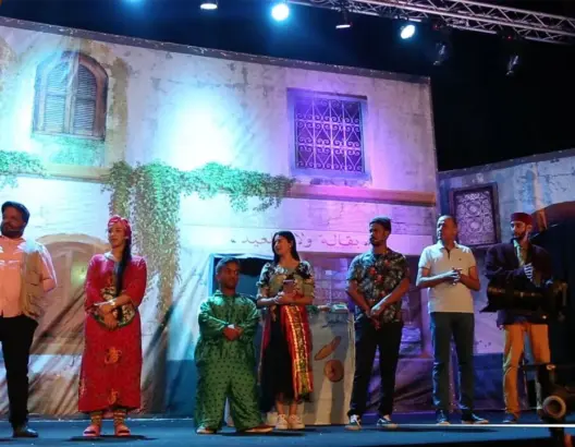 يؤرخ لأحداث الحجر الصحي.. “بومباكوميك” تقدم “لكونفينمو” أمام جمهور سلا (فيديو)