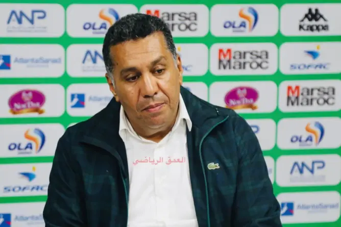 بعد الهزيمة أمام آسفي.. البدراوي يقيل الطاوسي من تدريب الرجاء