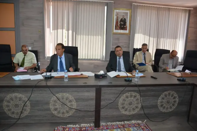18 مستشارا يقاطعون دورة يونيو للمجلس الإقليمي بأزيلال ويتهمون الرئيس بـ”الاستفراد”