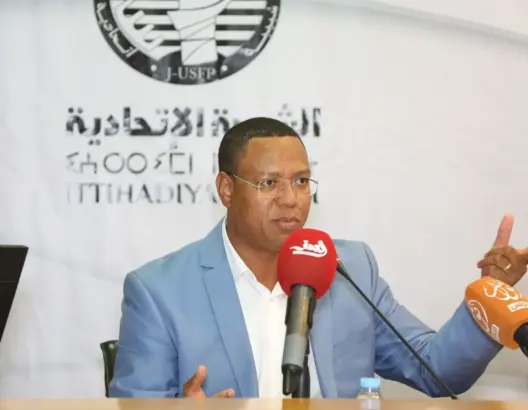 لغروس يحذر من “تمييع” الصحافة في زمن التواصل الاجتماعي ويبرز تحديات الإعلام (فيديو)