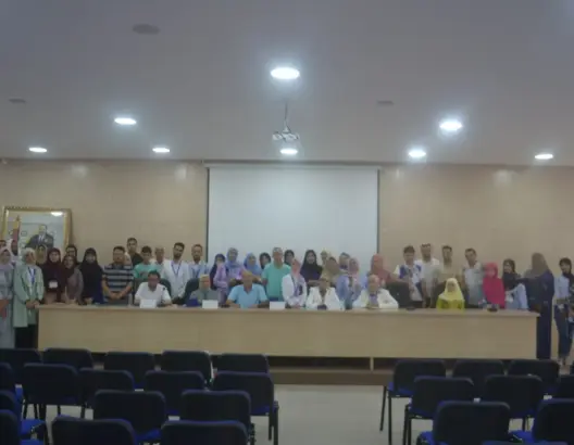 طلبة بكلية الآداب بتطوان يكرمون أساتذتهم في حفل نهاية الموسم الجامعي (صور)