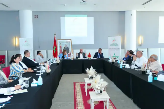 الليموري يجتمع برؤساء مجالس الجماعات بطنجة (صور)