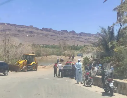 فرق الإنقاذ تواصل البحث عن طفل غرق بواد درعة.. ومطالب بتوفير مسابح عمومية