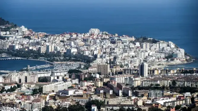 سفير إسباني: مخطئ من يعتقد أن المغرب سيتخلى عن سبتة ومليلية