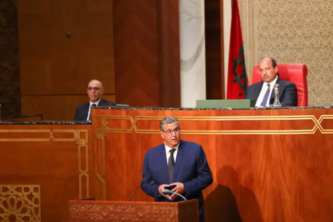 أخنوش يعِد بتحقيق وضعية مريحة للأساتذة وبناء 230 مؤسسة تعليمية جديدة