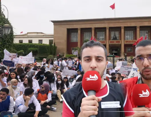 طلبة الطب يصعدون ضد ميراوي ويحتجون أمام البرلمان