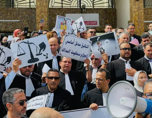 “تغول” و”انتكاسة حقوقية”.. المحامون يعلنون “الحرب” على مشروع قانون المهنة الجديد