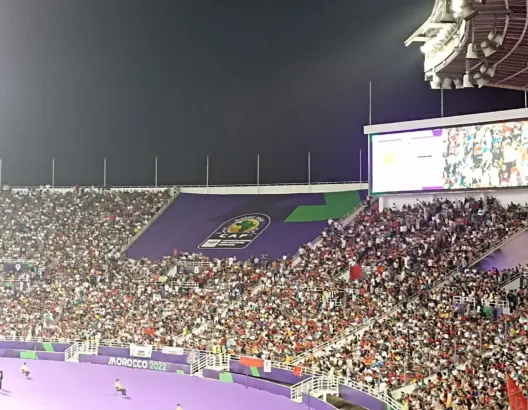 أضواء “الليزر” ورمي القرورات.. الصحافة النيجيرية “تبخس” جهود المغرب في تنظيم “كان” السيدات
