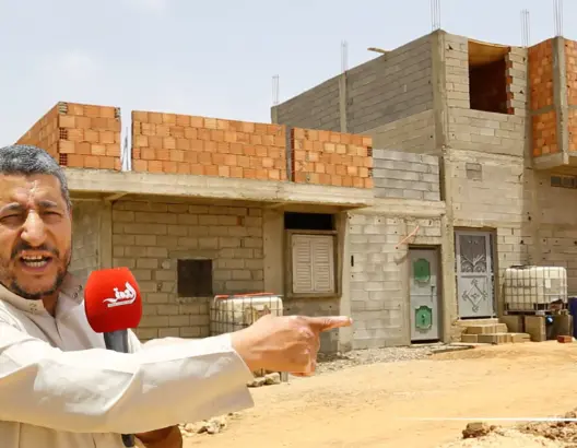 مشاكل بالجملة بمشروع إعادة قاطني دور الصفيح عين السبيت بالخميسات (فيديو)